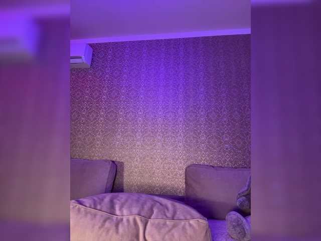 Entra en el chat con el modelo Adel9 Adel9