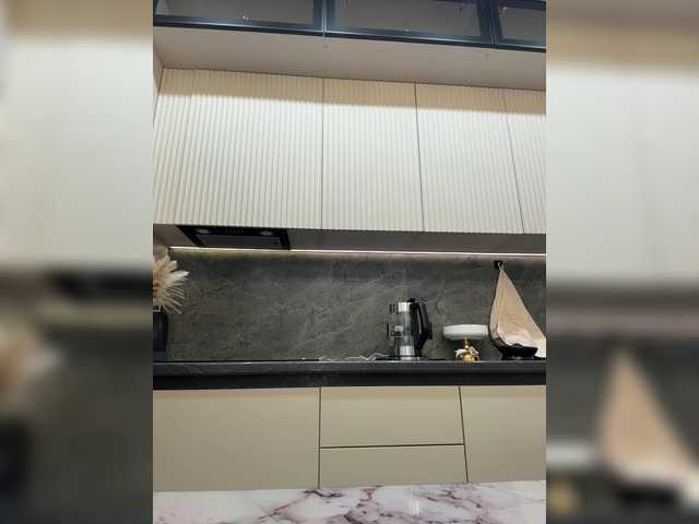 Vai a chattare su Adel9 Adel9