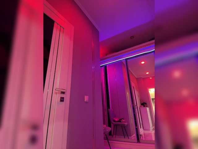 Entra en el chat con el modelo Adel9 Adel9