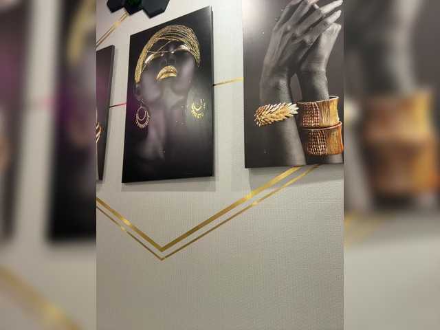 Entra en el chat con el modelo Adel9 Adel9