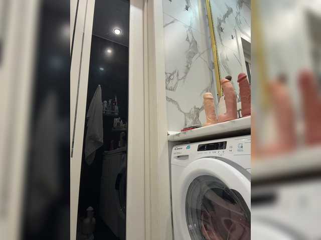 Vai a chattare su Adel9 Adel9