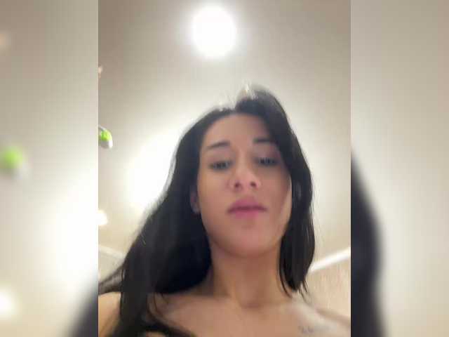 Entra en el chat con el modelo Adel9 Adel9