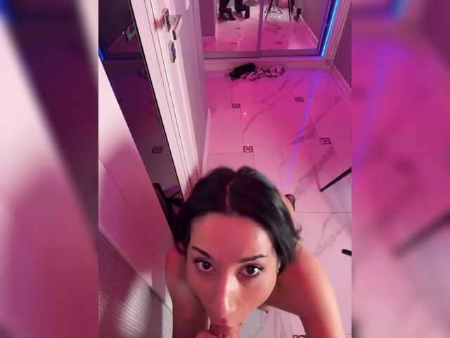 Accedi alla chat con il nickname Adel9 Adel9