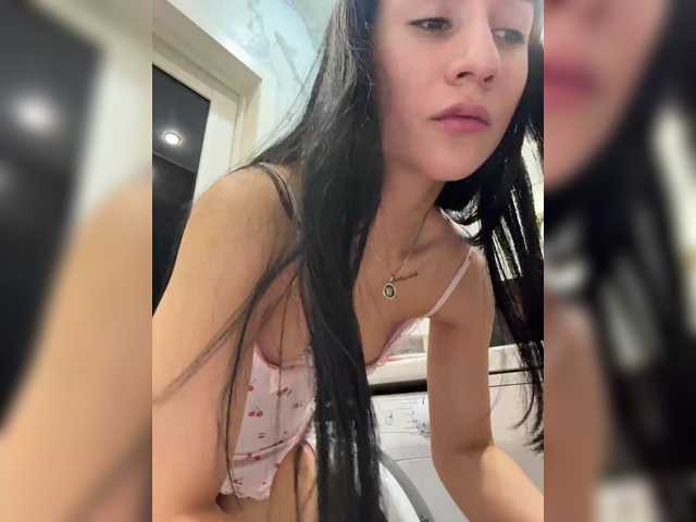 Entrez le videochat erotique avec le
modèle Adel9 Adel9