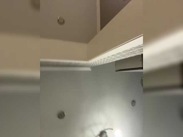 Accedi alla chat con il nickname Adel9 Adel9