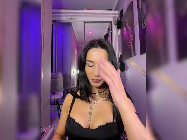 Entra en el chat con el modelo Adel9 Adel9