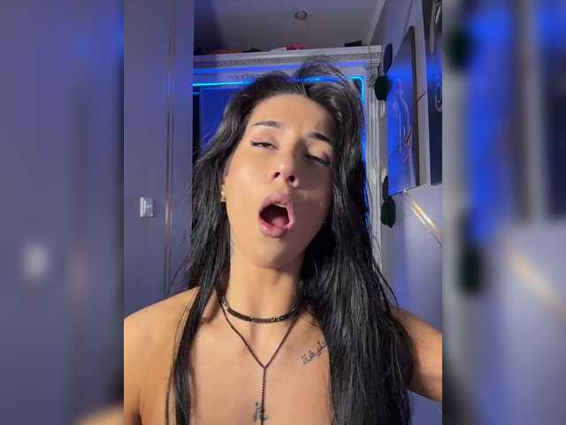 Gratis Live Sexcam mit Adel9 Adel9