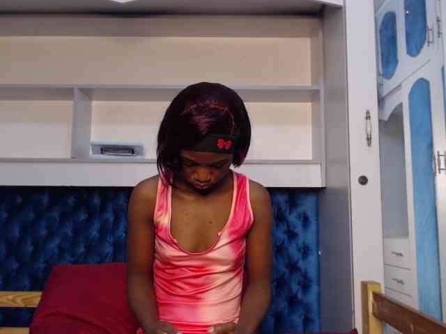 LadyDiva69 webcam