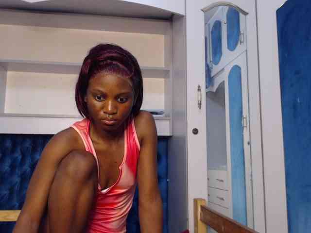 LadyDiva69 webcam