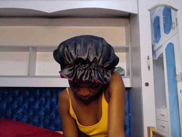 LadyDiva69 webcam