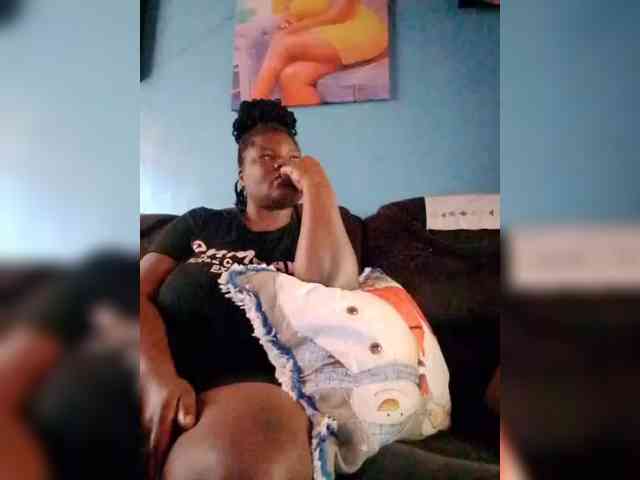 CreamyClit webcam