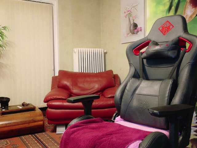 Entra en el chat con el modelo AngelikaMore AngelikaMore