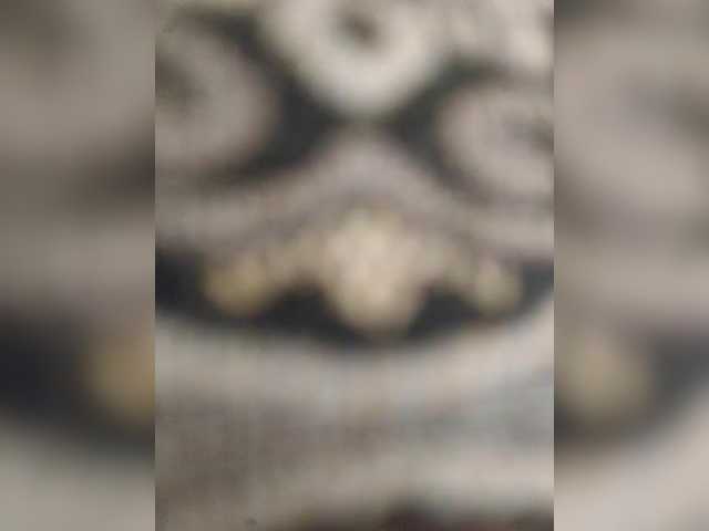 IqraQueen webcam