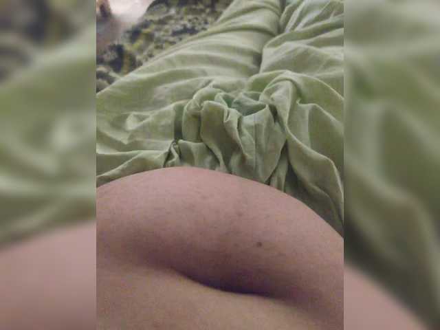 IqraQueen webcam