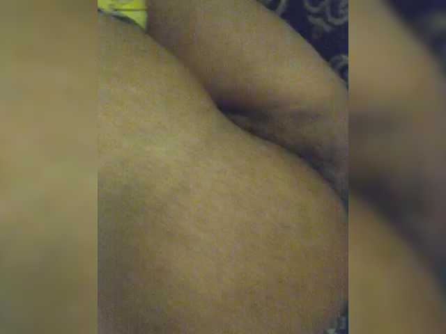 IqraQueen webcam