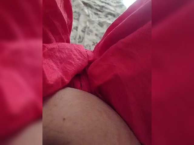 IqraQueen webcam