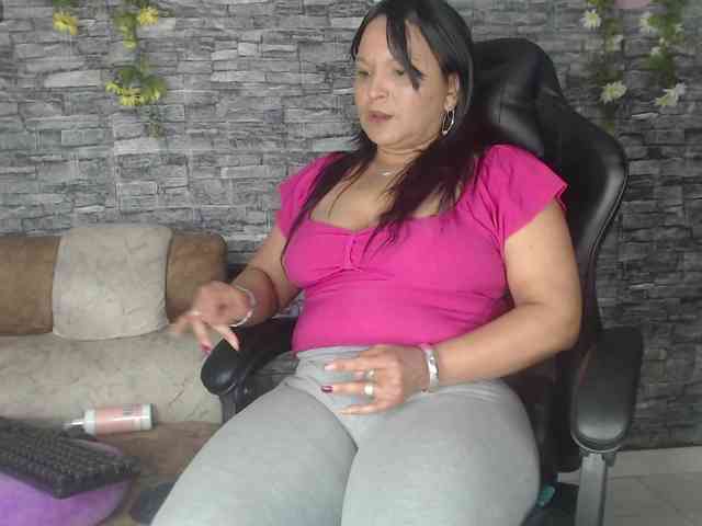 Danna-Paolaa webcam
