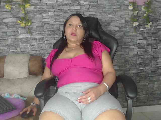 Danna-Paolaa webcam