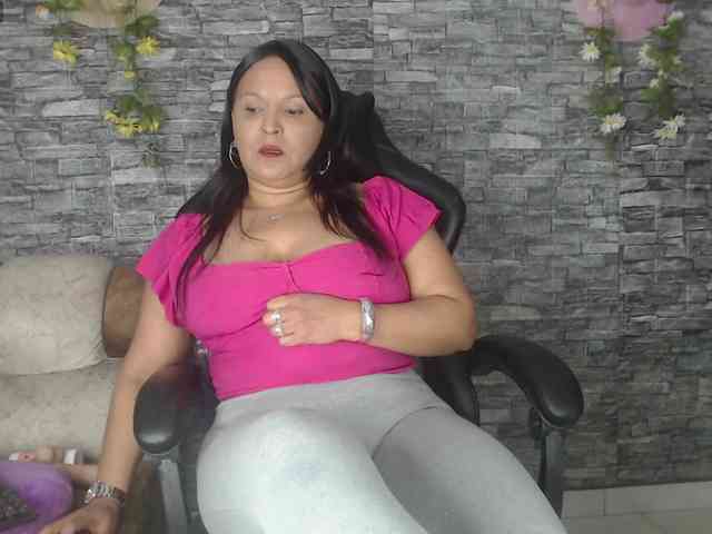 Danna-Paolaa webcam
