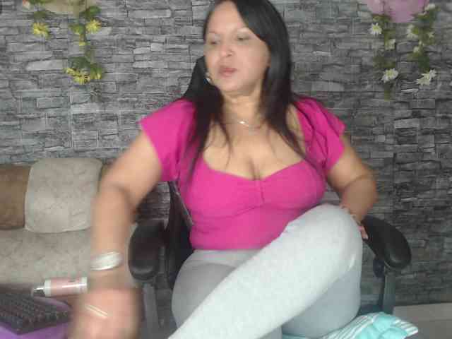 Danna-Paolaa webcam
