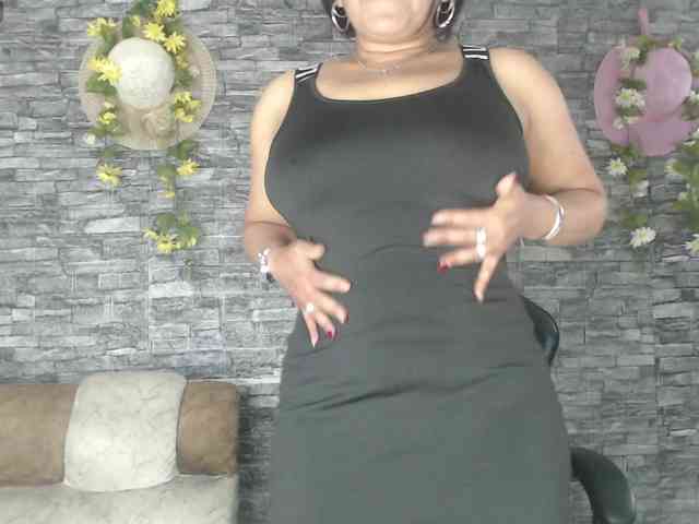 Danna-Paolaa webcam