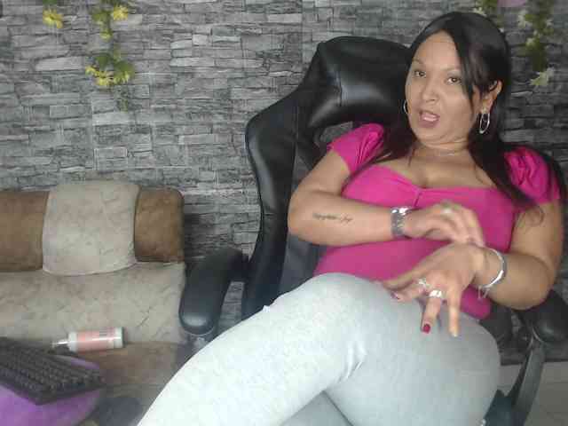 Danna-Paolaa webcam