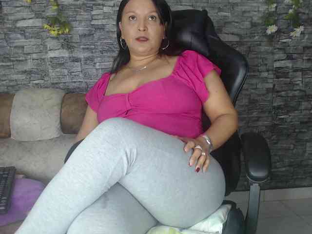 Danna-Paolaa webcam