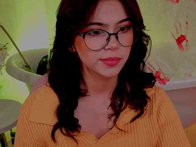 CoralineJones webcam