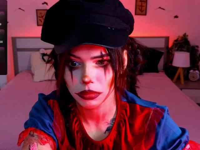 CoralineJones webcam