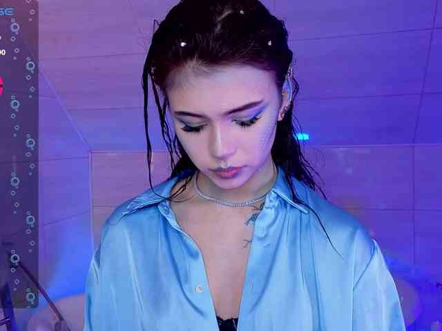 CoralineJones webcam