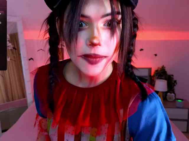 CoralineJones webcam