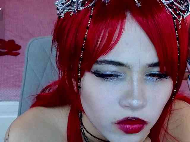 CoralineJones webcam