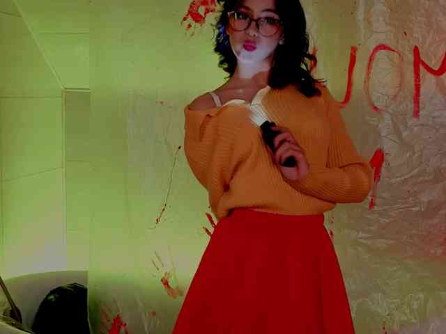 CoralineJones webcam