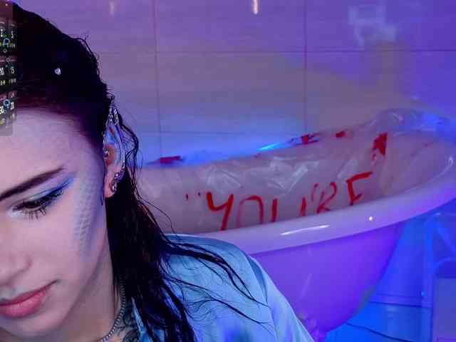 CoralineJones webcam