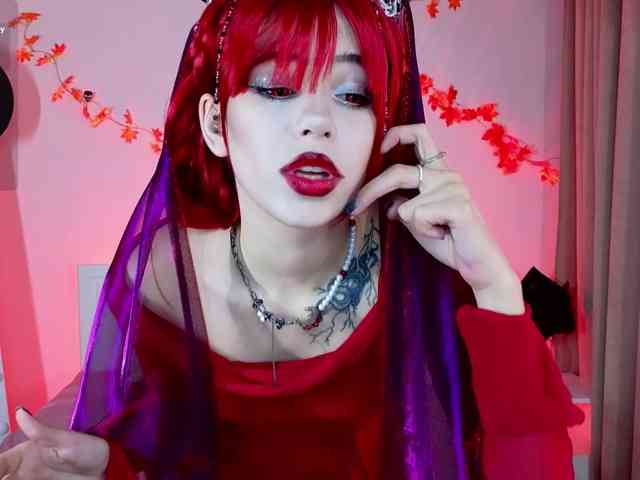 CoralineJones webcam