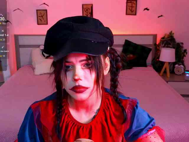 CoralineJones webcam
