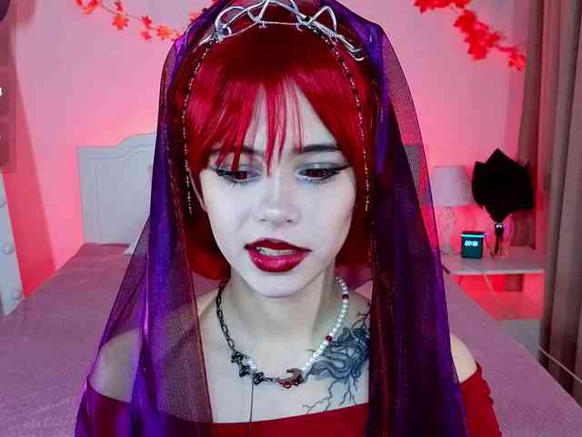 CoralineJones webcam