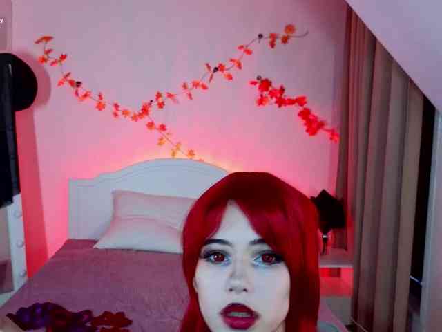 CoralineJones webcam