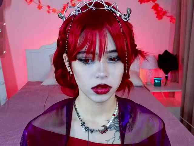 CoralineJones webcam