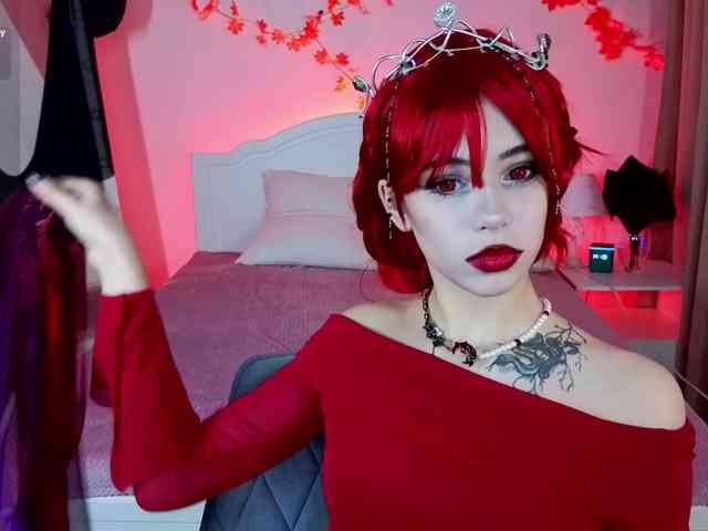 CoralineJones webcam