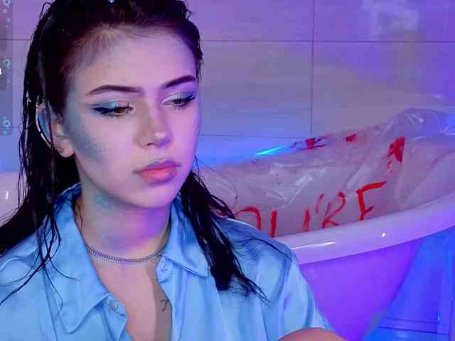 CoralineJones webcam