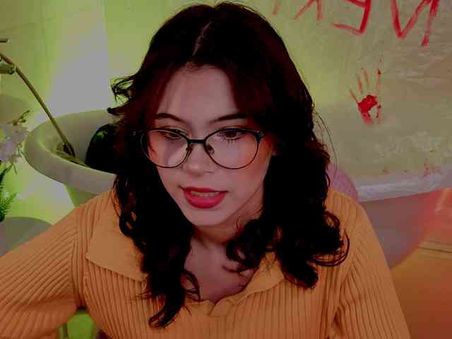 CoralineJones webcam