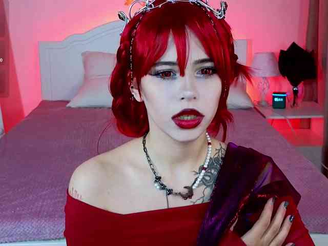 CoralineJones webcam