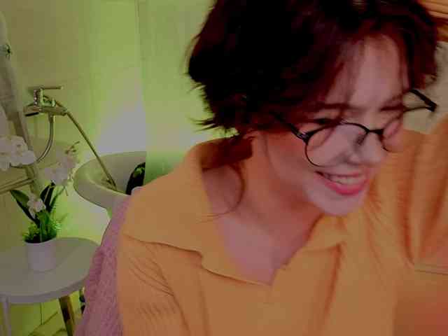 CoralineJones webcam