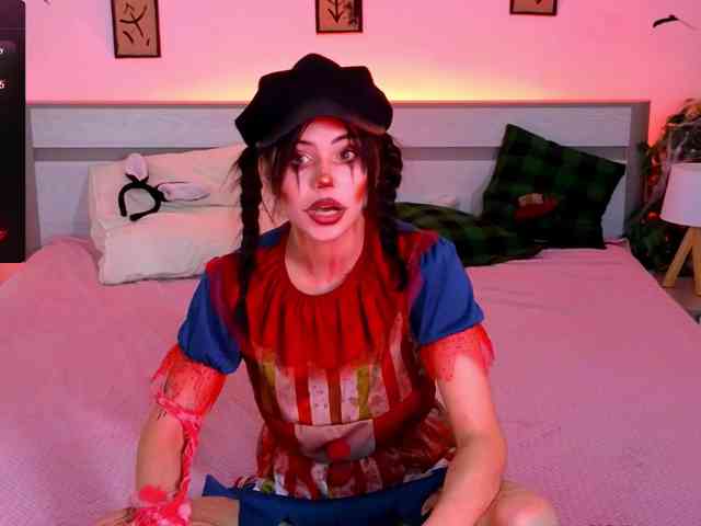 CoralineJones webcam