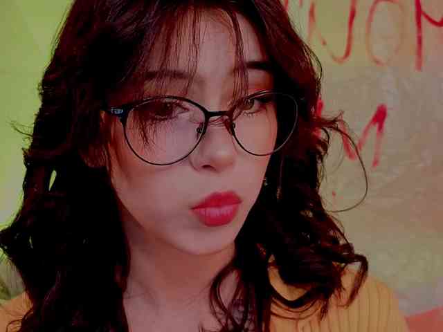 CoralineJones webcam