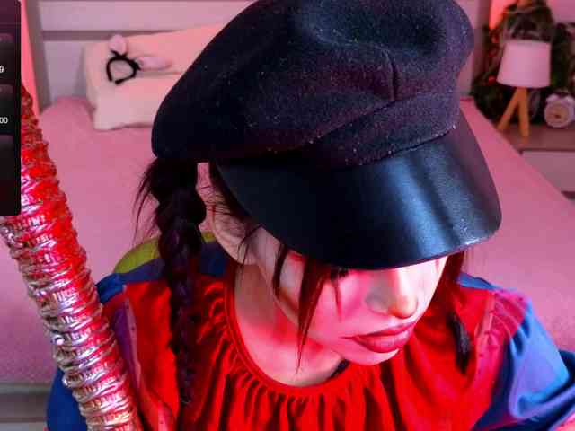 CoralineJones webcam