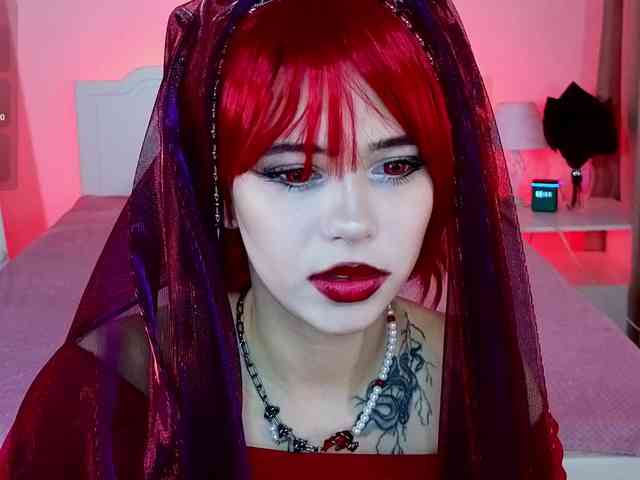 CoralineJones webcam