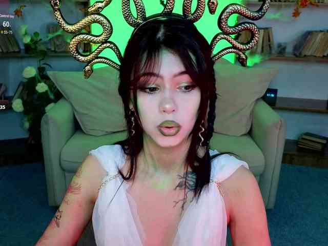 CoralineJones webcam