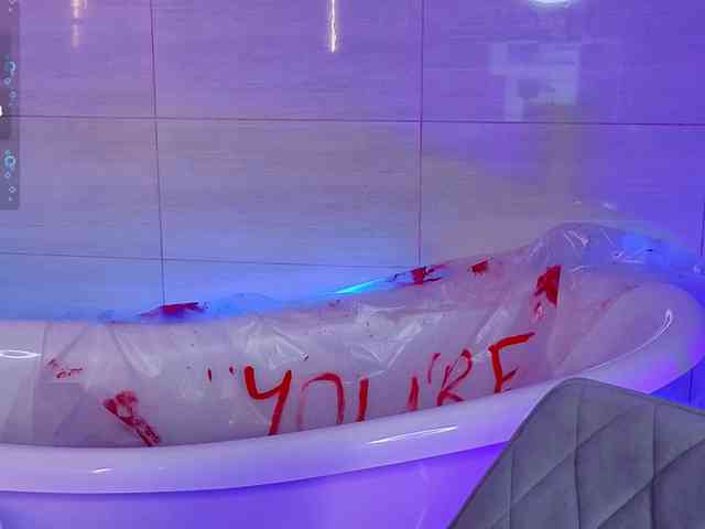 CoralineJones webcam